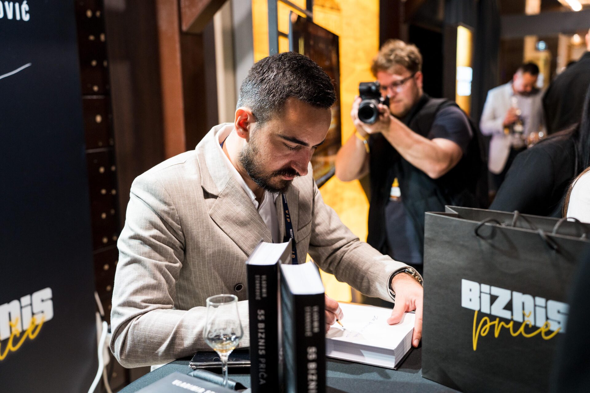 V.Velickovic - Biznis price 02Apr 258