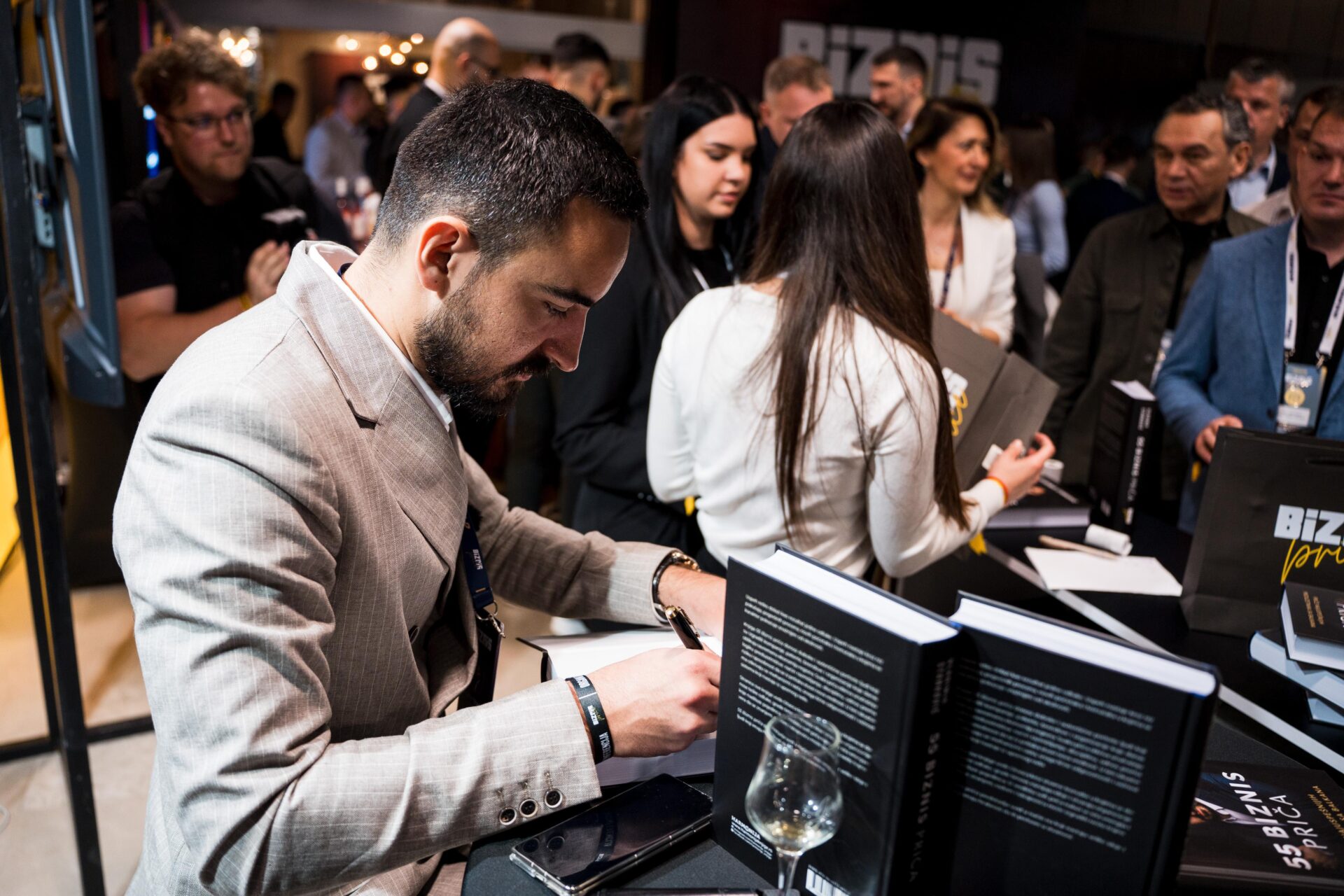 V.Velickovic - Biznis price 02Apr 260